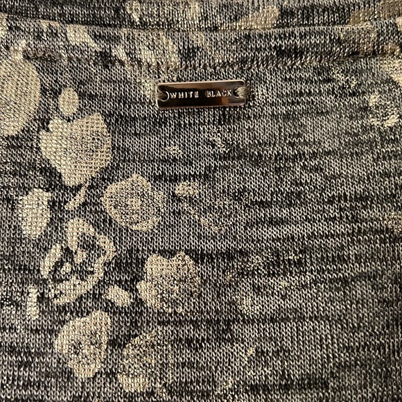 WHBM metallic v-neck tee - Picture 5 of 5